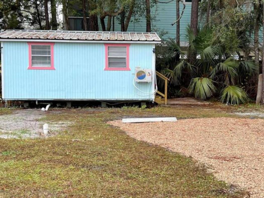 The Panacea Motel Exterior photo