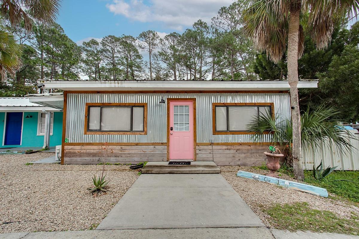 The Panacea Motel Exterior photo